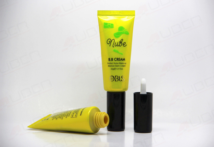This is a Aluminum plastic laminated tube. This is a Aluminum plastic laminated tube.