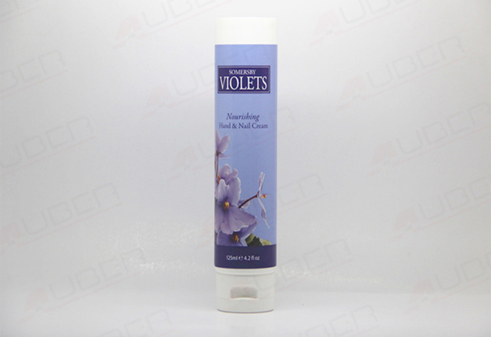 This is a D40mm labeling Beauty Packaging. This is a D40mm labeling Beauty Packaging.