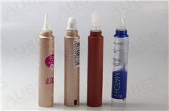 small plastic squeeze tubes in d16mm with brush headlipgloss head
