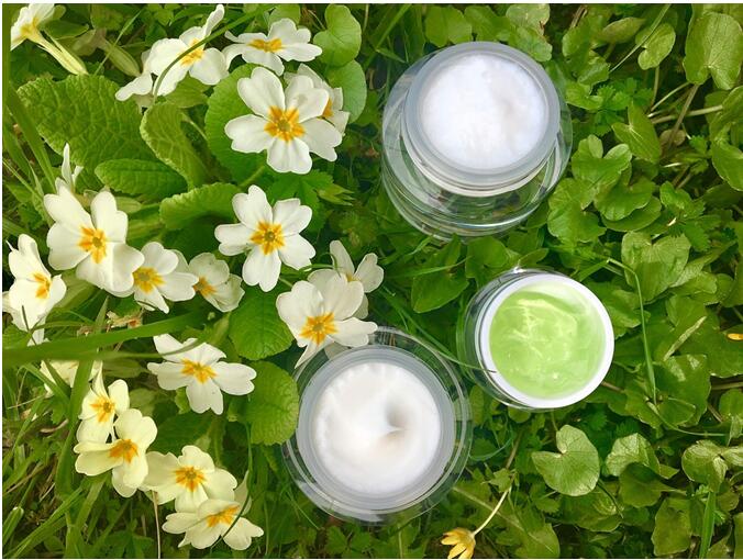 Top 4 Features of the Best Packaging for Cosmetics